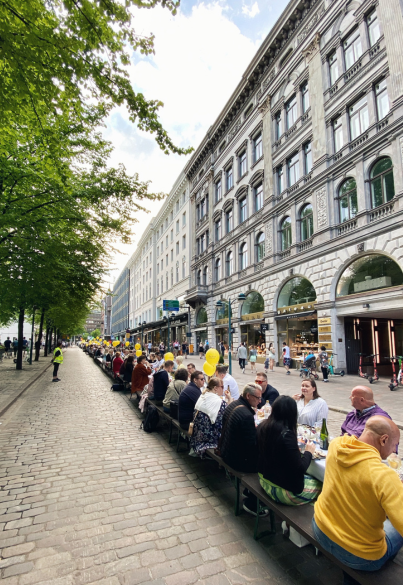 Dinner under the sky